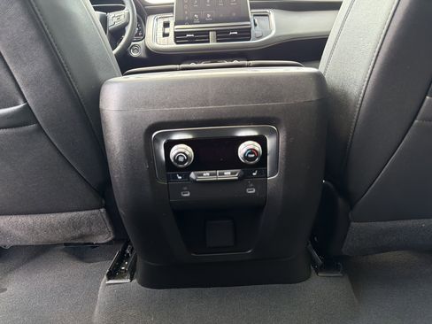 Used 2024 GMC Yukon AT4 w/ AT4 Premium Plus Package AWD/4WD image 66