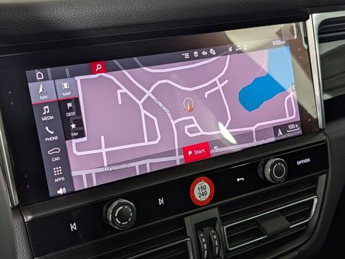 New 2026 Porsche Macan image 33