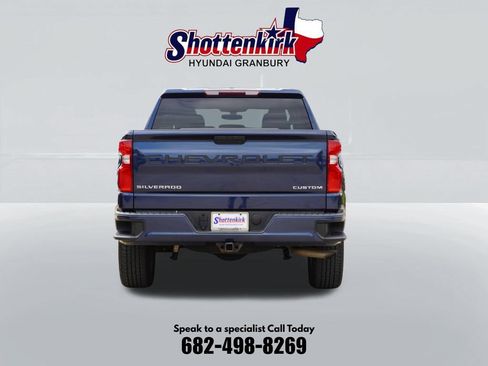 Used 2020 Chevrolet Silverado 1500 Custom w/ Custom Value Package AWD/4WD image 7