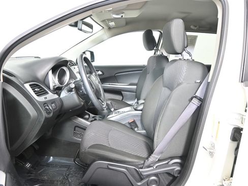 Used 2020 Dodge Journey SE w/ Blacktop Package FWD image 18