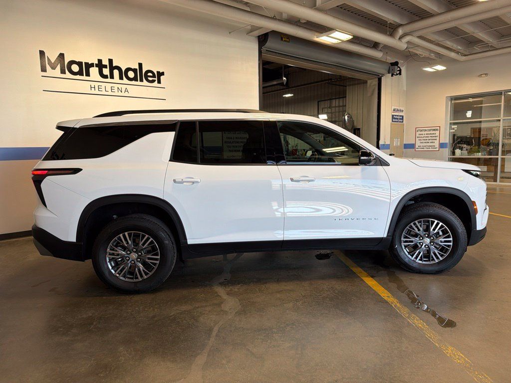 Used 2026 Chevrolet Traverse LT w/ Driver Confidence Package AWD/4WD image 4