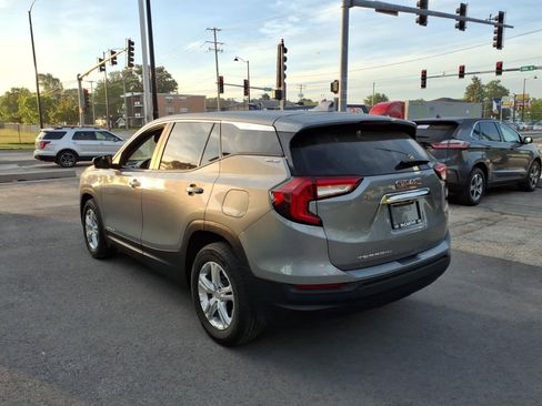 Used 2024 GMC Terrain SLE FWD image 4