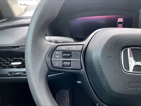 Used 2023 Honda Accord EX image 17