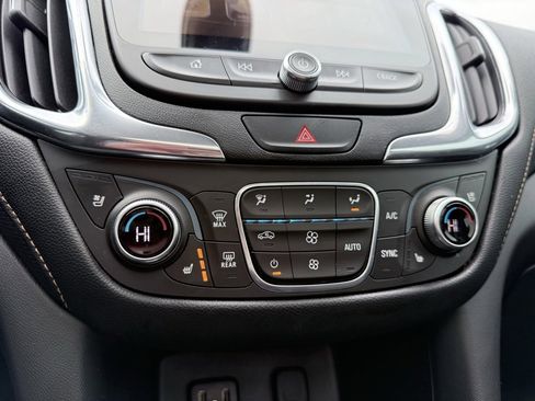 Used 2018 Chevrolet Equinox Premier image 17