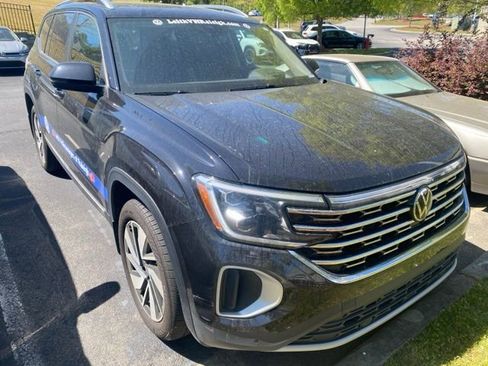Used 2025 Volkswagen Atlas SEL image 7
