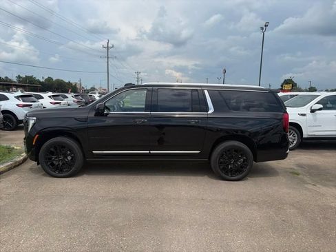 New 2026 GMC Yukon XL Denali AWD/4WD image 3