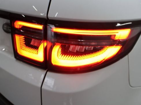 Used 2021 Land Rover Discovery Sport SE image 29