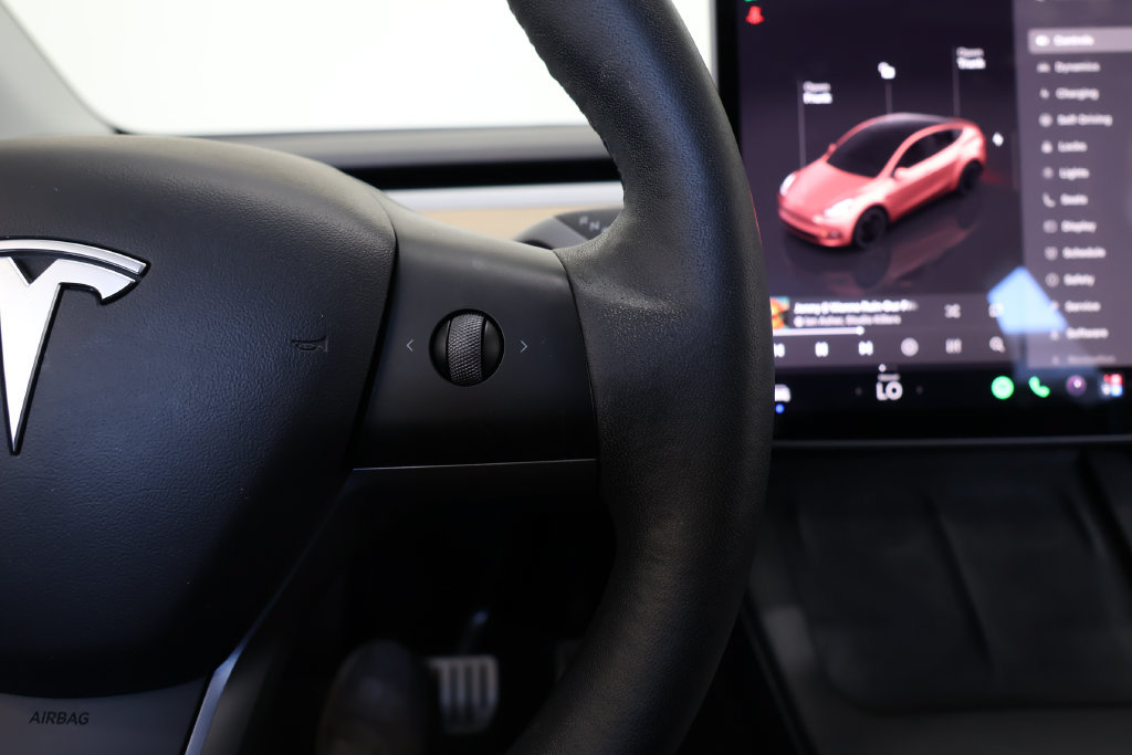 Used 2022 Tesla Model Y Performance AWD/4WD image 26