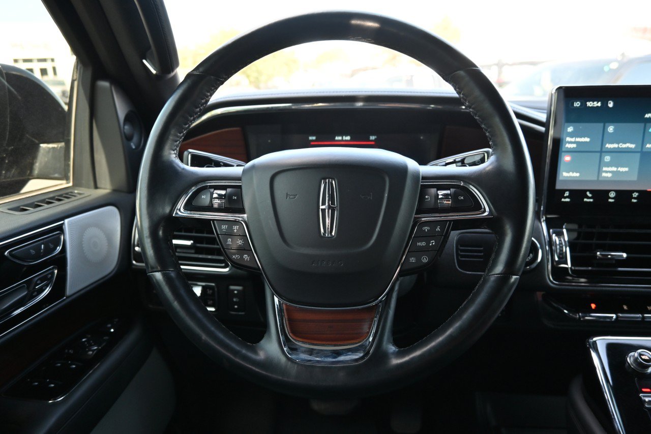Used 2023 Lincoln Navigator Reserve AWD/4WD image 10