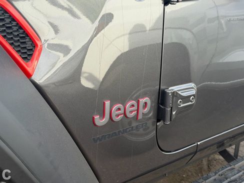 Used 2021 Jeep Wrangler Rubicon AWD/4WD image 9