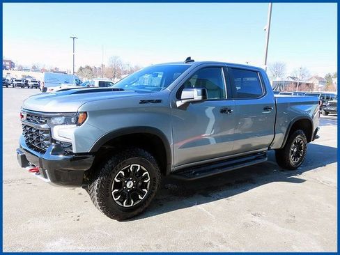 Used 2023 Chevrolet Silverado 1500 ZR2 w/ Technology Package AWD/4WD image 3