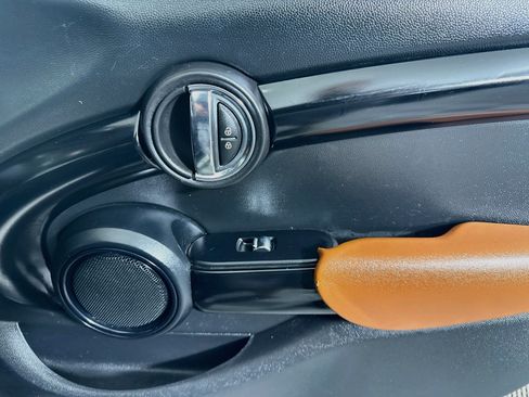 Used 2017 MINI Cooper 4-Door Hardtop FWD image 31