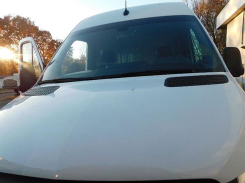 Used 2024 Mercedes-Benz eSprinter 170 Cargo image 19