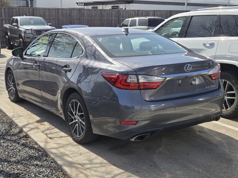 Used 2016 Lexus ES 350 w/ Luxury Package w/Wood Trim image 4