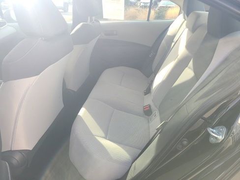 Used 2022 Toyota Corolla LE image 13