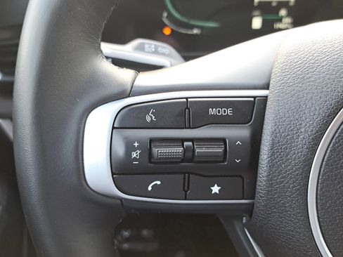 Used 2023 Kia Sportage EX image 16