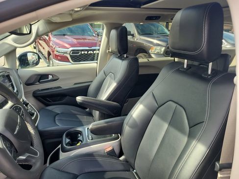 Used 2024 Chrysler Pacifica Touring-L w/ Road Tripper Package FWD image 16