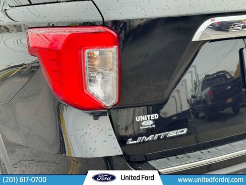 Used 2021 Ford Explorer Limited w/ Equipment Group 301A image 8