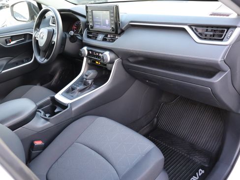 Used 2019 Toyota RAV4 XLE w/ Carpet Mat Package image 10