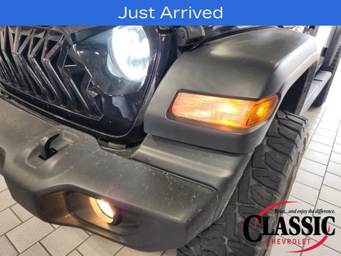 Used 2018 Jeep Wrangler Unlimited Sport S AWD/4WD image 10