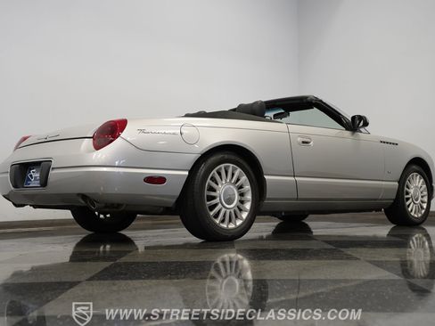 Used 2004 Ford Thunderbird image 17