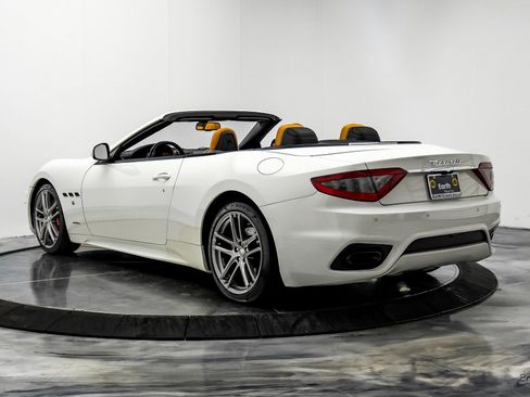 Used 2018 Maserati GranTurismo Sport image 11
