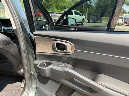 Certified 2023 Kia Sorento S AWD/4WD image 28