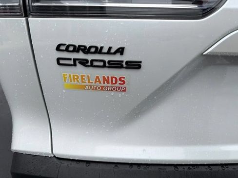 Used 2024 Toyota Corolla Cross AWD Hybrid w/ Convenience Package image 10
