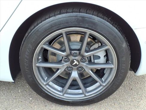 Used 2021 Tesla Model 3 Standard Range Plus image 8