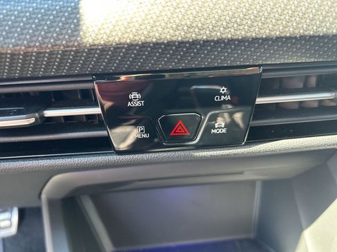 Used 2022 Volkswagen Golf R image 28