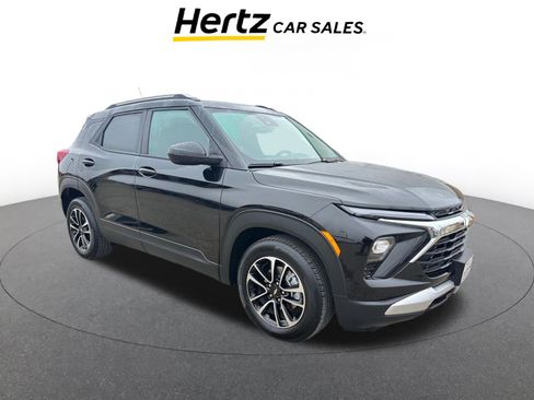 Used 2025 Chevrolet TrailBlazer LT image 1