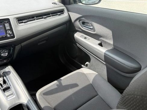 Used 2022 Honda HR-V LX image 32