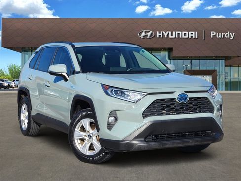 Used 2020 Toyota RAV4 XLE image 1