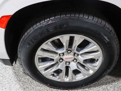 Used 2023 GMC Yukon Denali AWD/4WD image 11