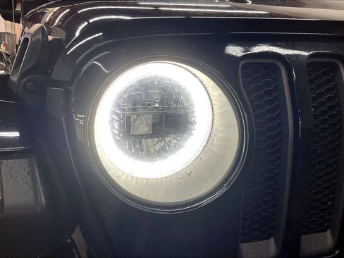 Used 2023 Jeep Wrangler Unlimited Rubicon w/ Cold Weather Group image 30