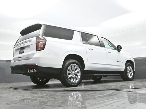 Used 2023 Chevrolet Suburban Premier image 25