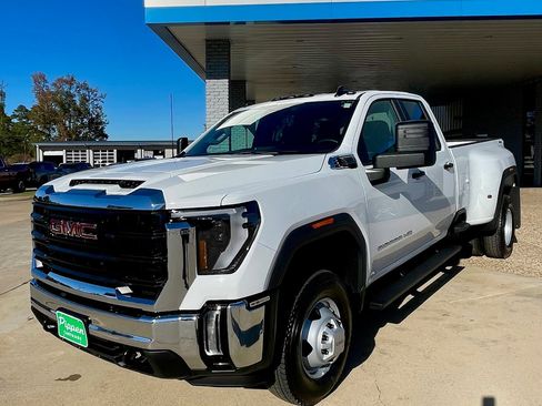 New 2026 GMC Sierra 3500 Pro image 5