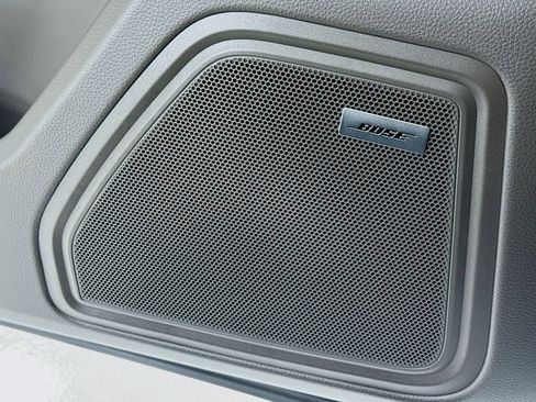 New 2026 Porsche Macan image 12