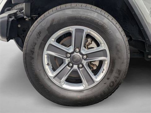 Used 2021 Jeep Wrangler Unlimited Sahara image 23