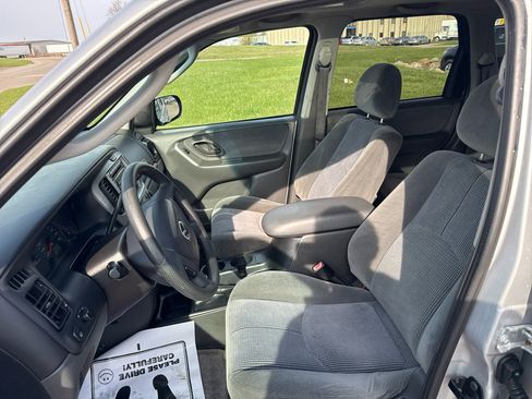 Used 2003 MAZDA Tribute LX image 16