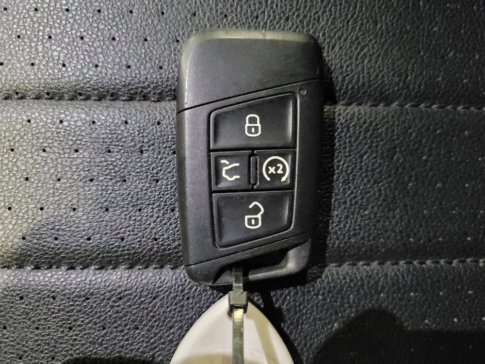 Used 2022 Volkswagen Tiguan SE R-Line AWD/4WD image 32