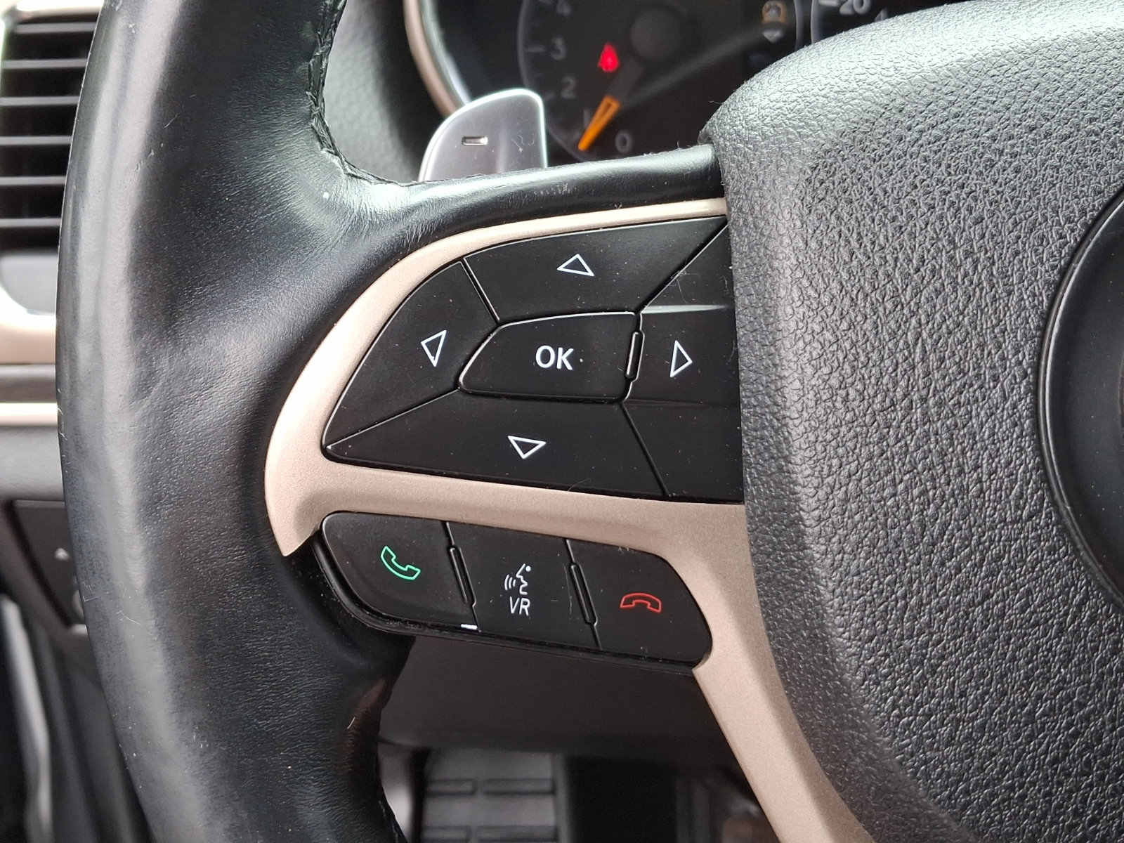 Used 2014 Jeep Grand Cherokee Limited w/ Luxury Group II AWD/4WD image 22