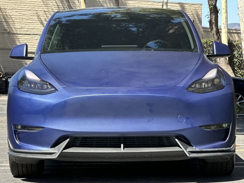 Used 2024 Tesla Model Y Long Range AWD/4WD image 10