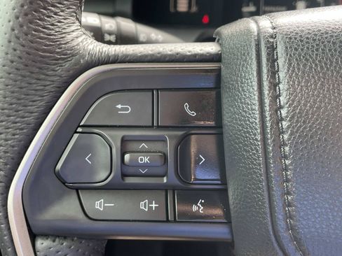 Used 2024 Toyota Tacoma SR5 w/ SR5 Upgrade Package RWD image 23