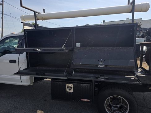 Used 2018 Ford F350 XL w/ Power Equipment Group RWD image 9
