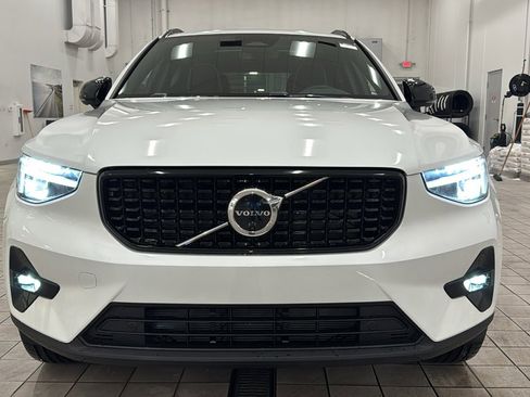 Used 2026 Volvo XC40 B4 Plus w/ Climate Package image 10