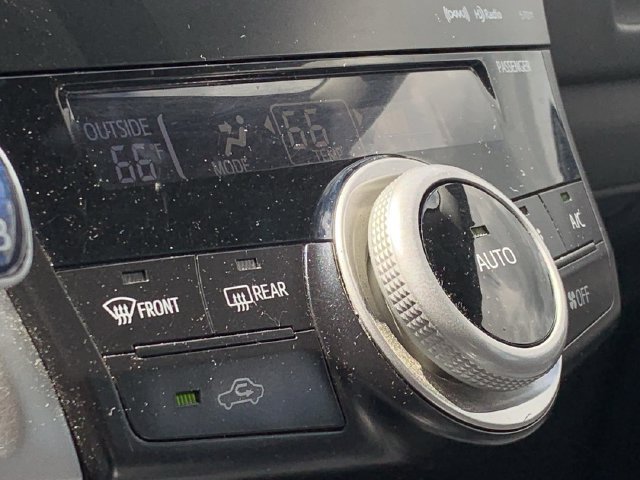 Used 2013 Toyota Prius V Five FWD image 11