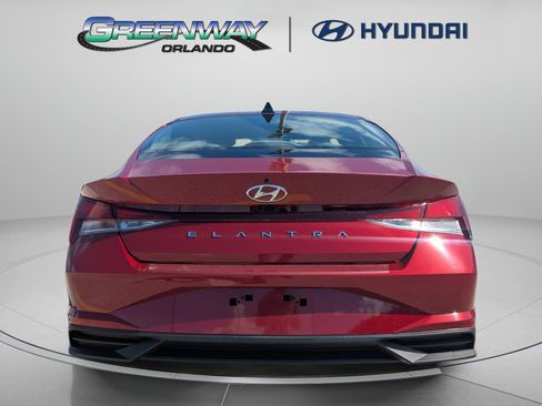 Used 2023 Hyundai Elantra SEL w/ Convenience Package FWD image 7