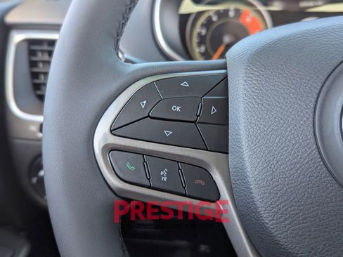 Used 2022 Jeep Cherokee Latitude Lux AWD/4WD image 17