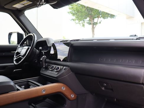 Used 2022 Land Rover Defender 110 X image 21